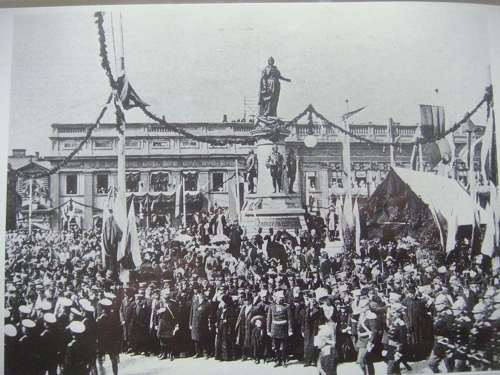 1024px-Monument_to_Catherina_the_Great_grand_opening_1900_Odessa