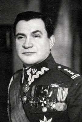 Bronisław_Pieracki,_płk.jpg