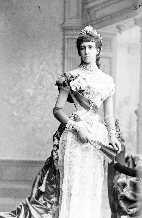Марія Тереза на фото Адель Перлмуттер, 1880-ті роки. wikimedia