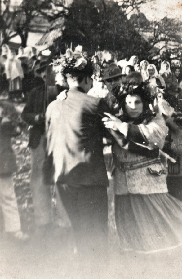 Весілля на Міжгірській Верховині, кінець 30-х рр. Фото з архіву автора
