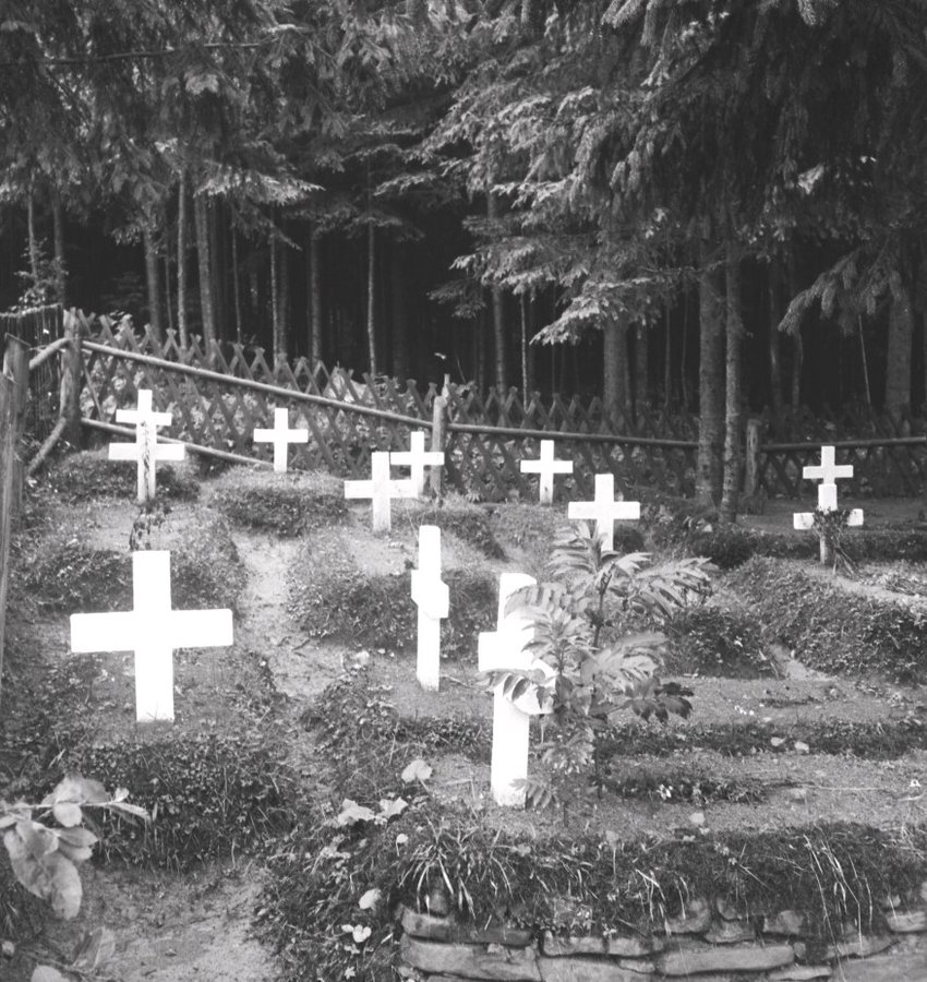 Військовий цвинтар часів Першої світової війни у селищі Ясіня, 1938 р. Jaromír Funke. Archiv Miloslavy Rupešové