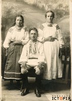 Родина Чорних, с. Делятин Надвірнянського п-ту Станіславівського в-ва, 1930-ті рр..jpg