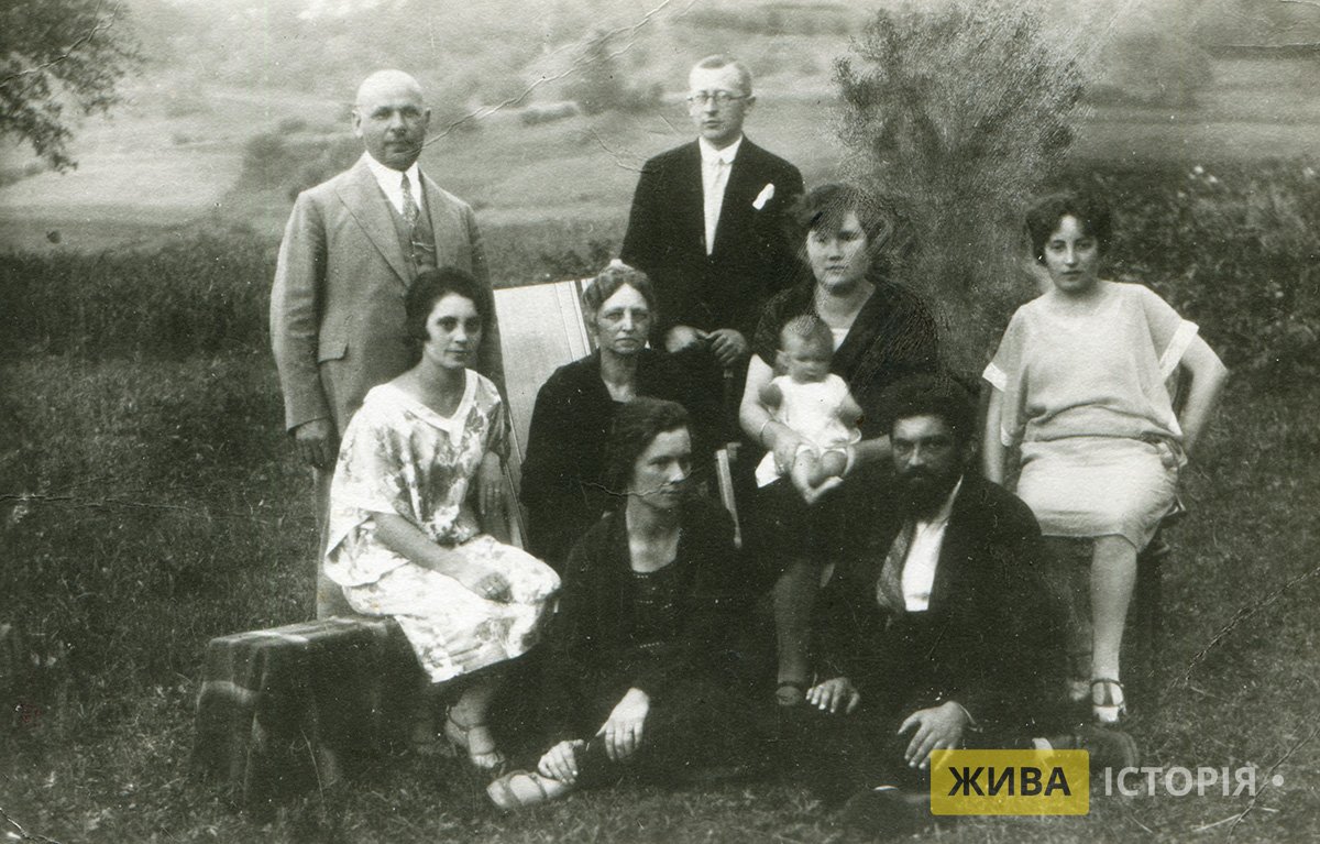 001_Staryy_Sambir_Lidiya_Tykhovliz