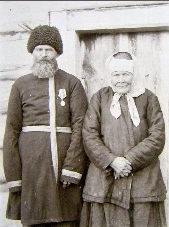 028_Староста Всесвятської церкви з дружиною-1