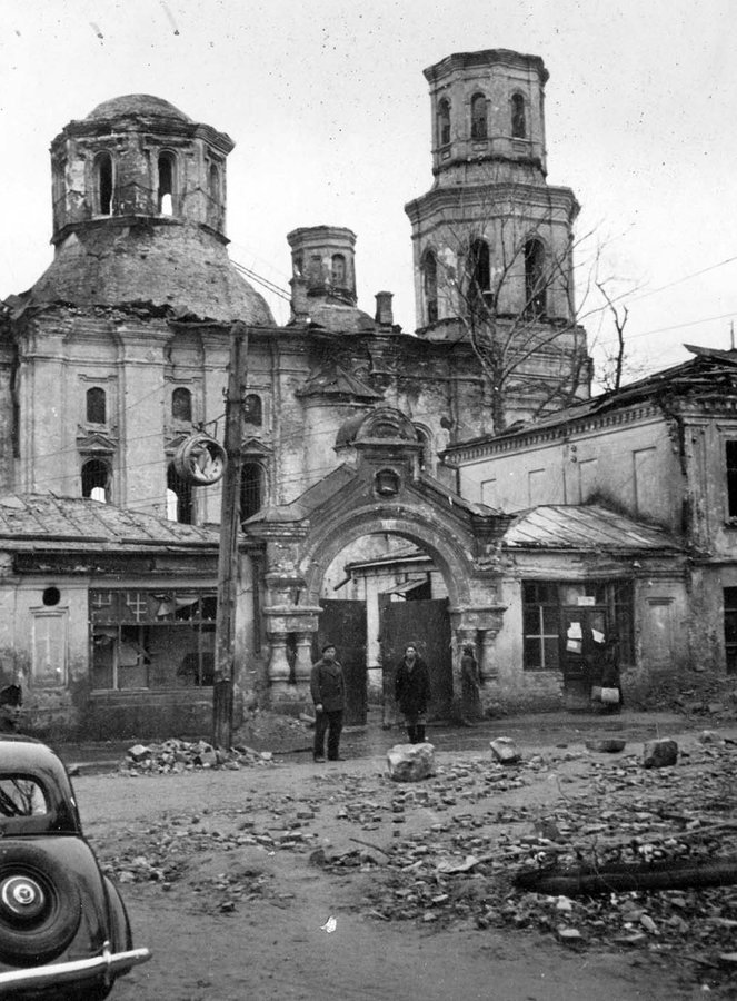Вулиця Лаврська, церква Святого Феодосія, 1942 р. Фото Jankovich Ignác, Fortepan