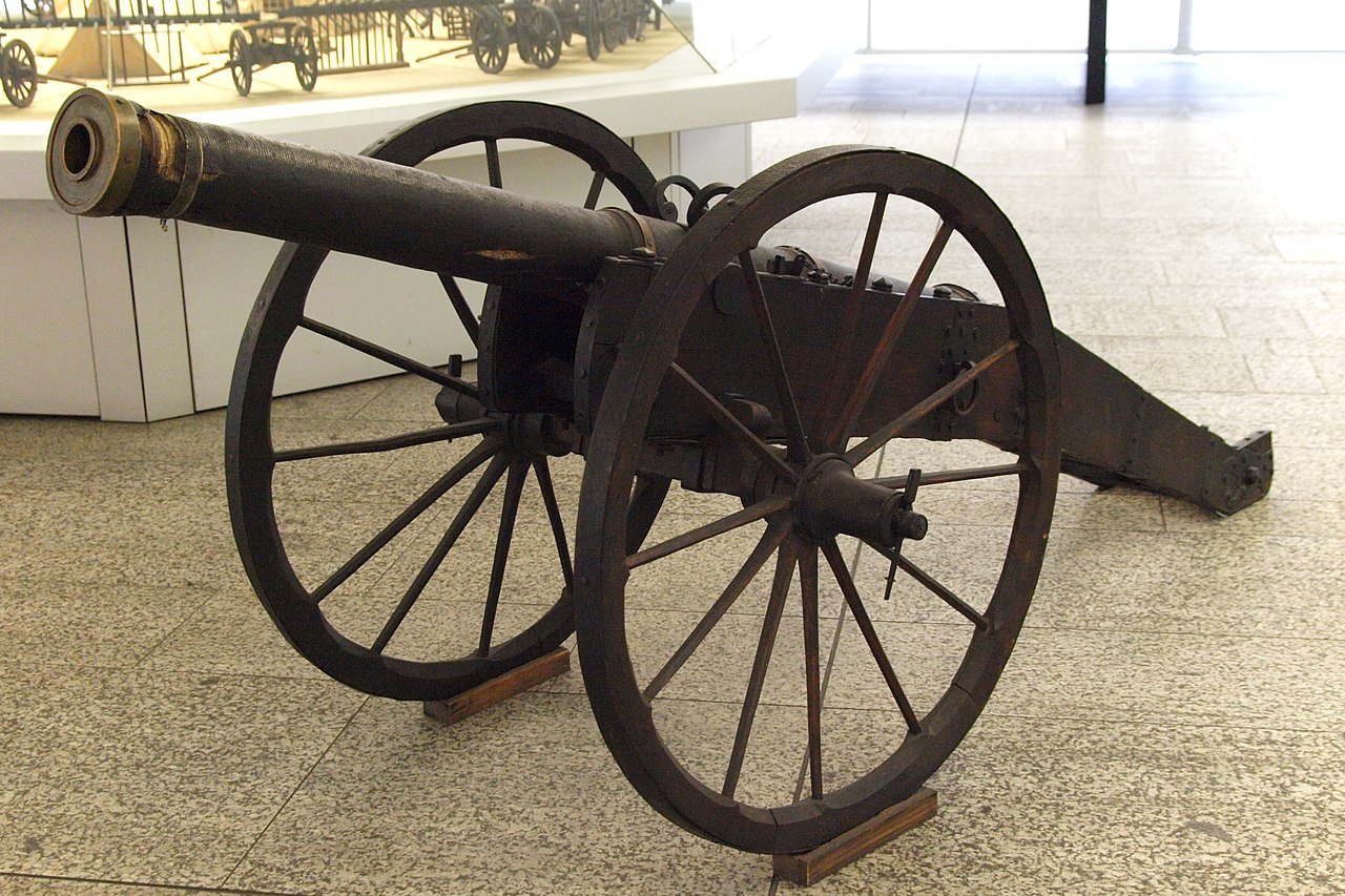 1280px-Leather_Cannon_GNM_Nuremberg_W614