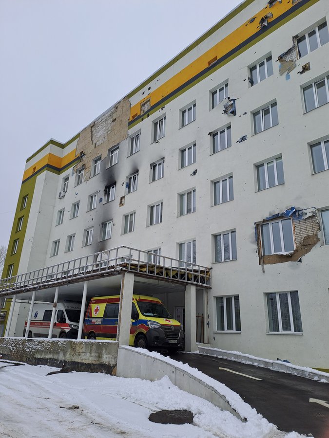 19. 22 березня лікарню у Тростянці впритул розстріяли два російські танки_1