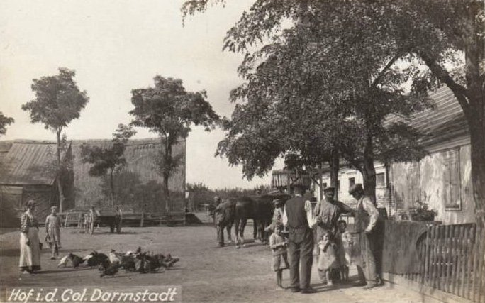 1918._The_garden_in_Darmstadt.jpg