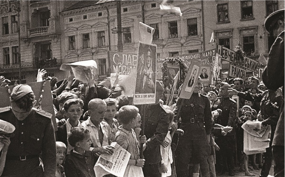 Львів 1944 мітинг Червона армія
