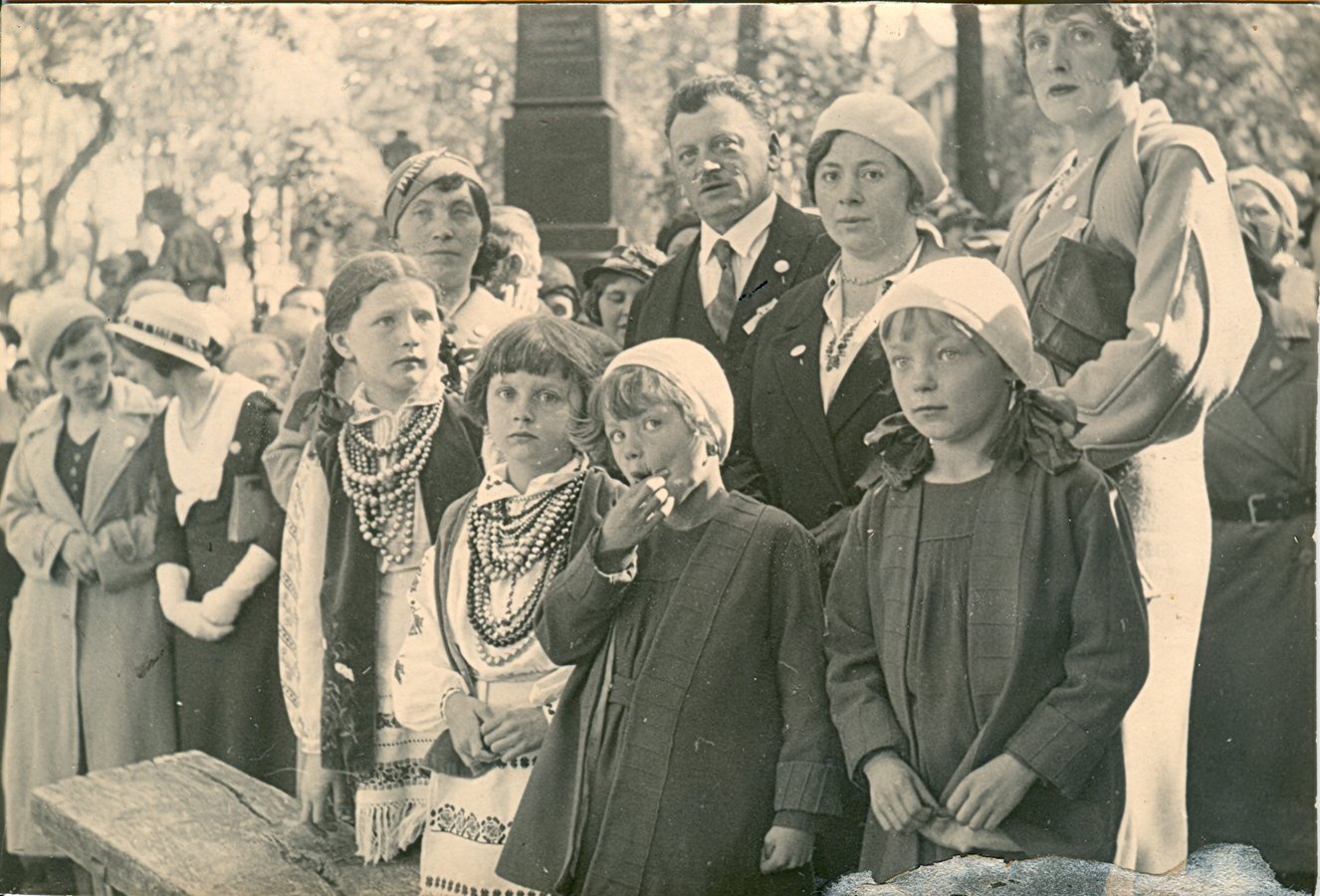 22 ор. Відкриття памятника І.Франку 1933