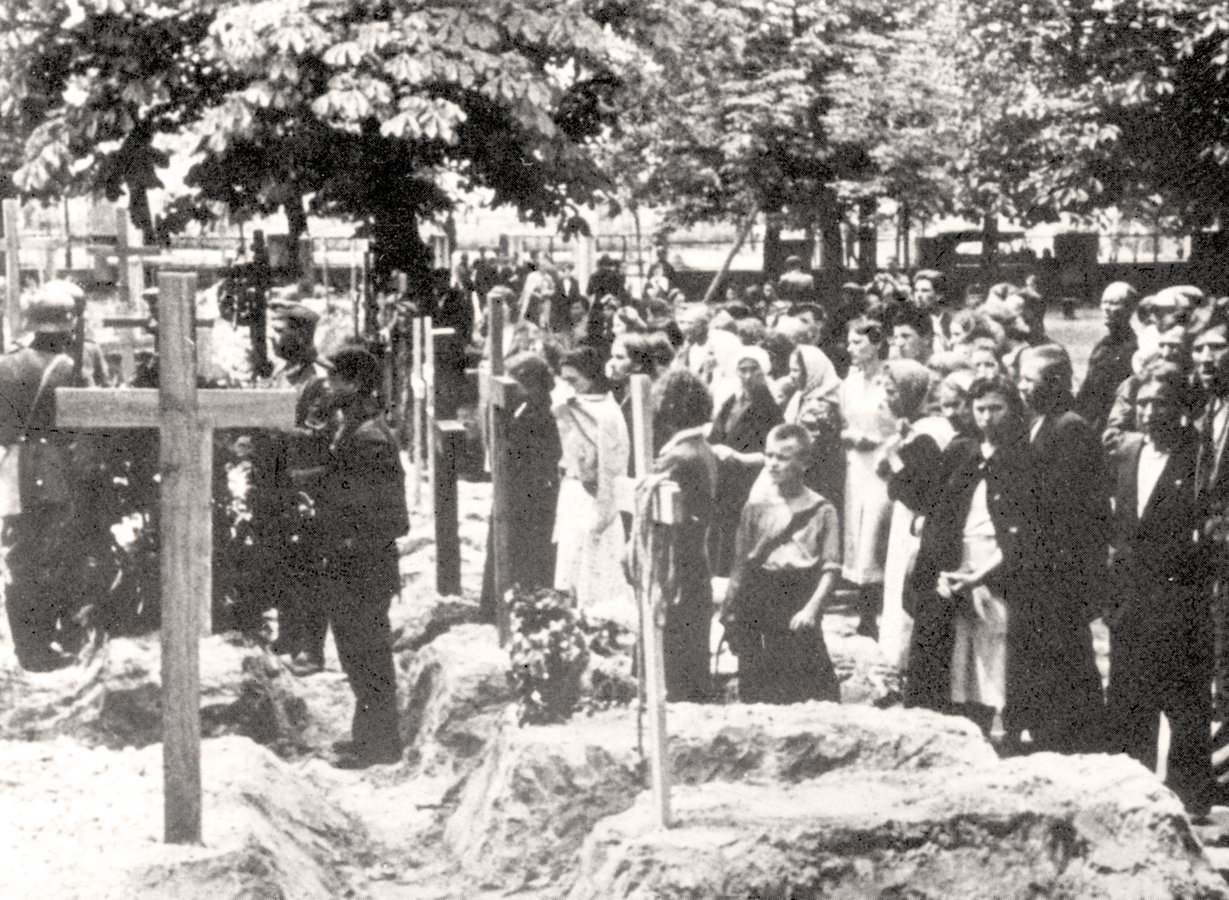 Похорон розстріляних. Липень 1941 р.