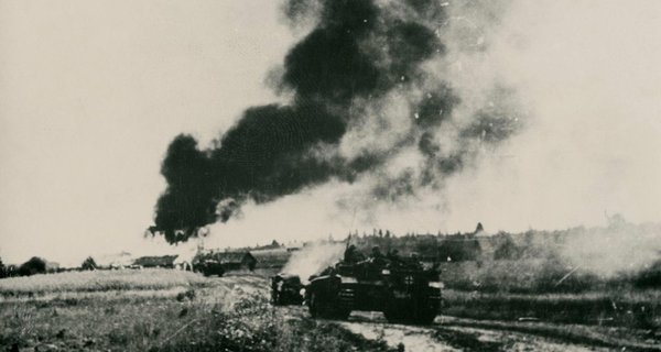 4-Biy-pid-Brodami.-Lipen-1944-r.-Tanki-ohoronyayut-proriv
