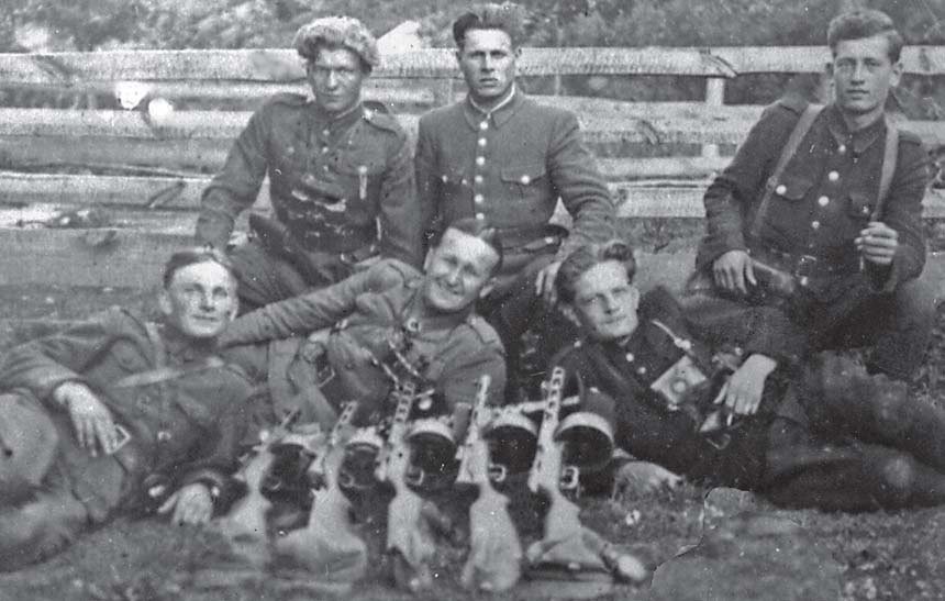 4. Командири загону ім. Івана Богуна. Волинь, 1944. (Джерело uinp.gov.ua)