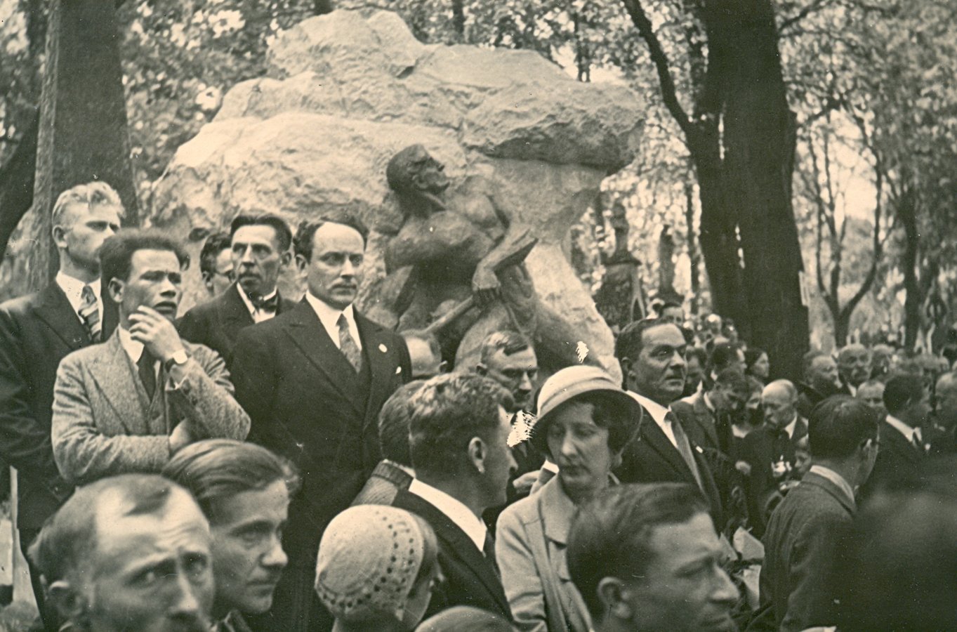 42 ор. Відкриття памятника І.франку