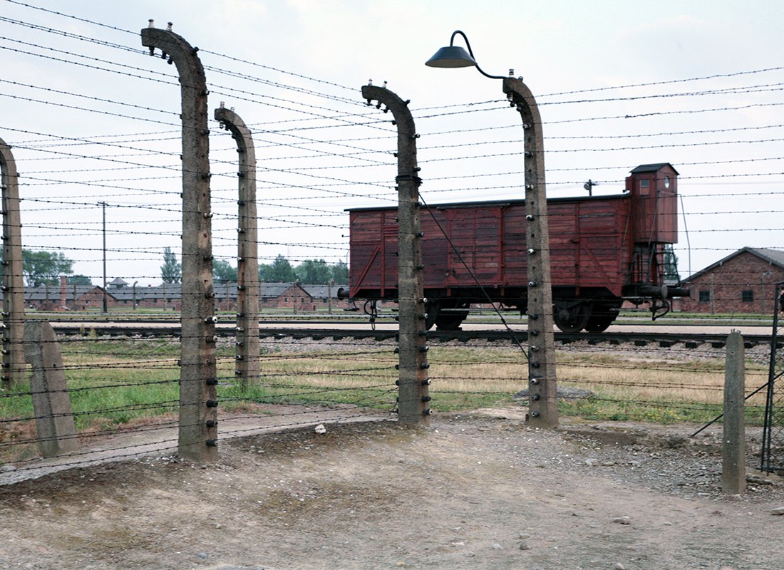 Auschwitz02.jpg