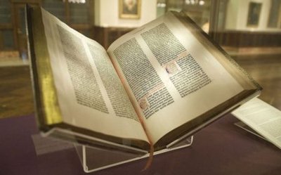 Bibliya-Gutenberga-2-450x281.jpg