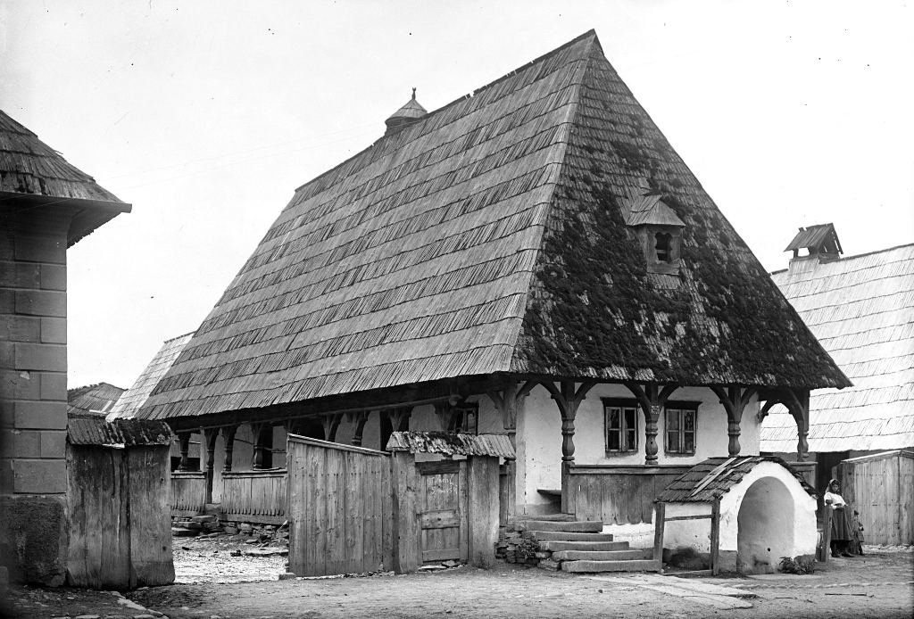 Будинок у центрі Тячева, 1920 р. Фото Флоріана Заплетала з архіву Миколи Мушинки