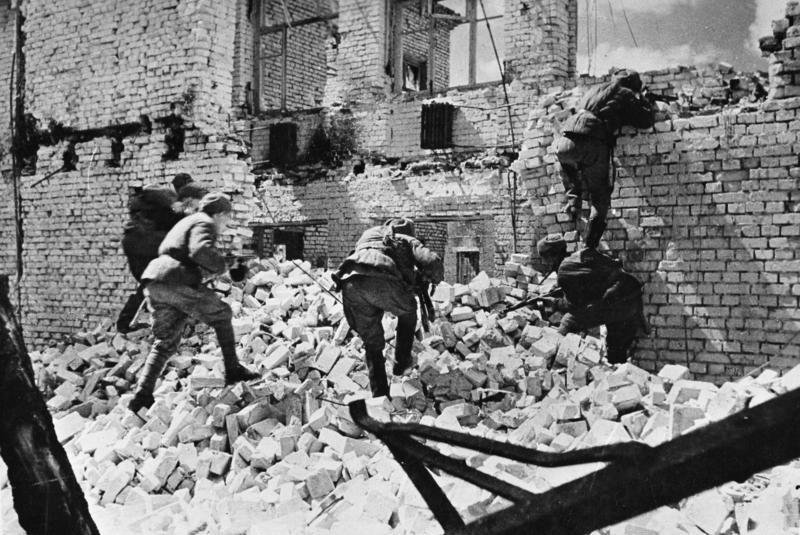 Bundesarchiv_Bild_183-R74190,_Russland,_Kesselschlacht_Stalingrad