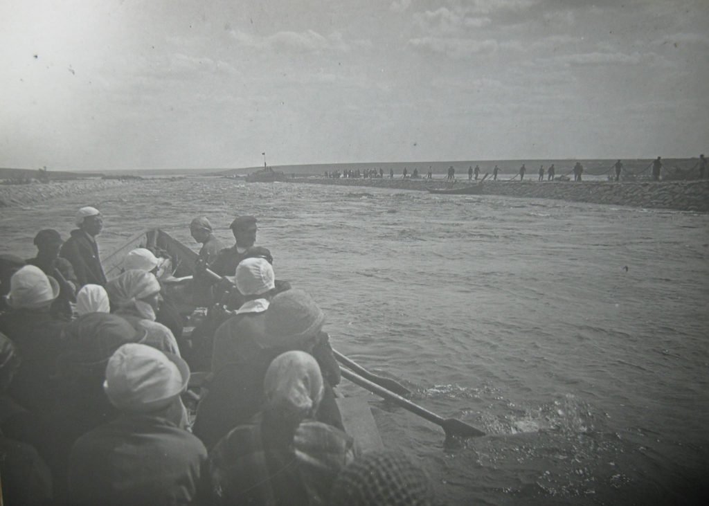 Екскурсія 1928 року в штучному каналі на Дніпрових порогах