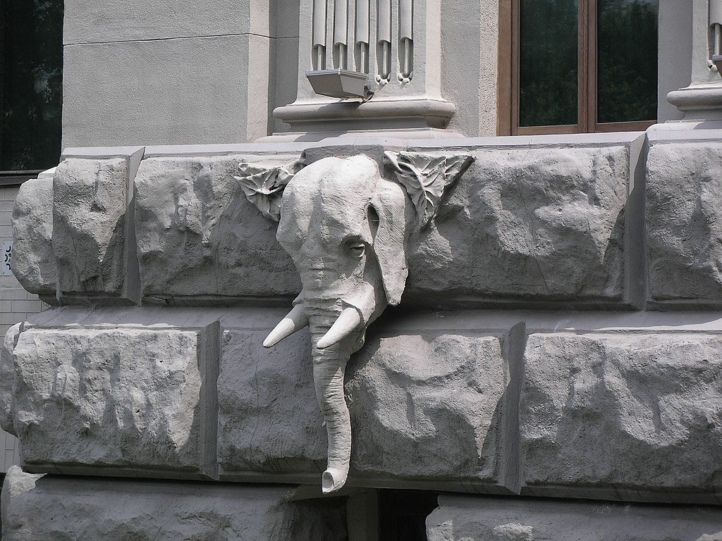 Elephant_on_House_with_Chimaeras