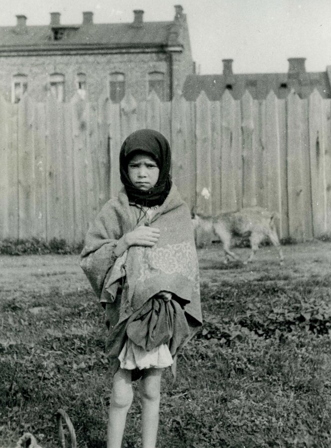 Famine_Kharkov_girl_and_goat_1933