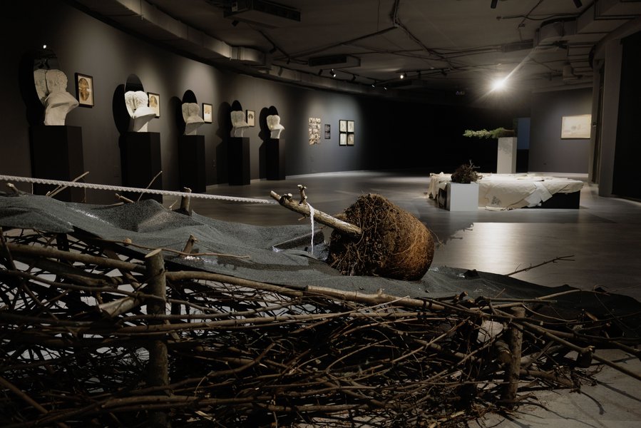 Фрагмент експозиції артпроєкту «Цивілізація» (3) (1)