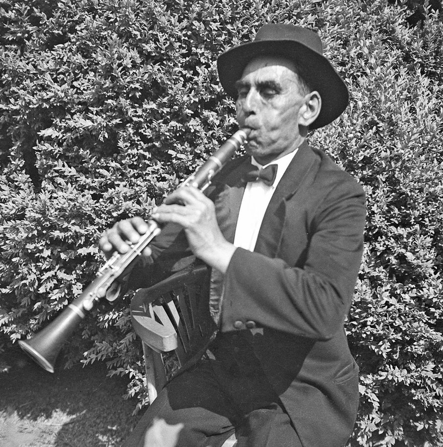 Гудак (музикант) із кларнетом. Закарпаття, 1938 р. Török Sándor