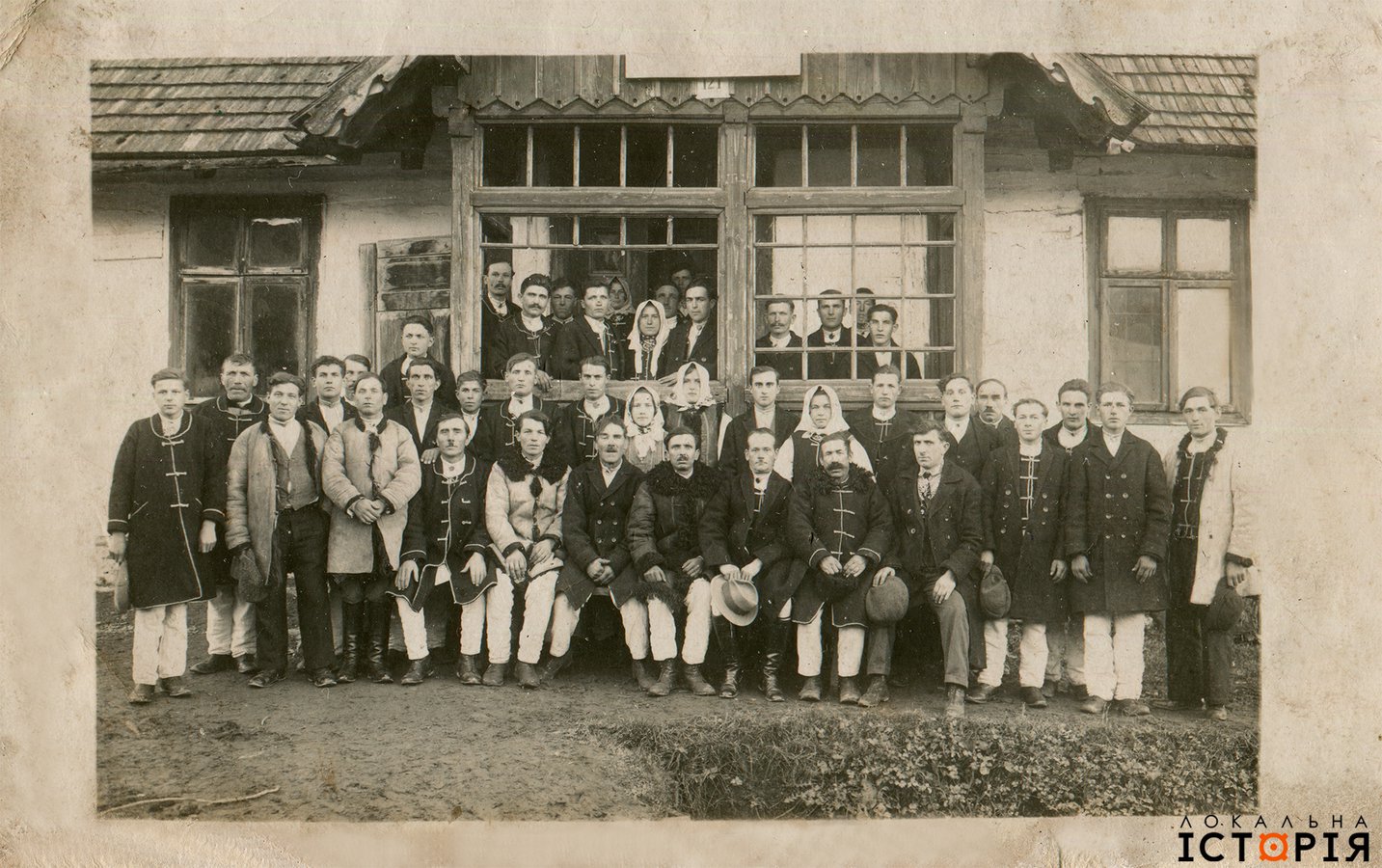 Члени товариства "Просвіта", с. Лімна Турківського п-ту Станіславівського в-ва, 1935 р.
