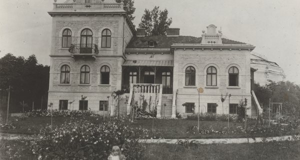 Lviv_villa_Hrushevskoho (1)