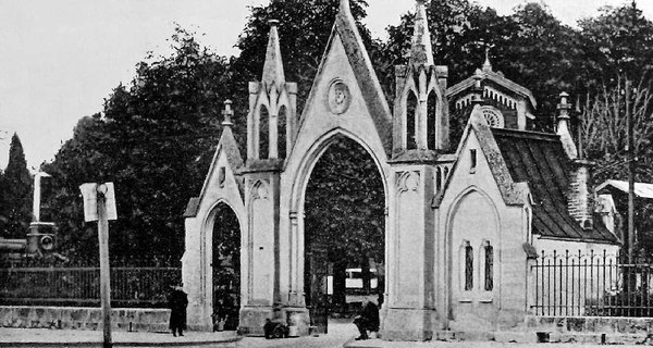 Lwów_-_główna_brama_Cmentarza_Łyczakowskiego_około_1900_r