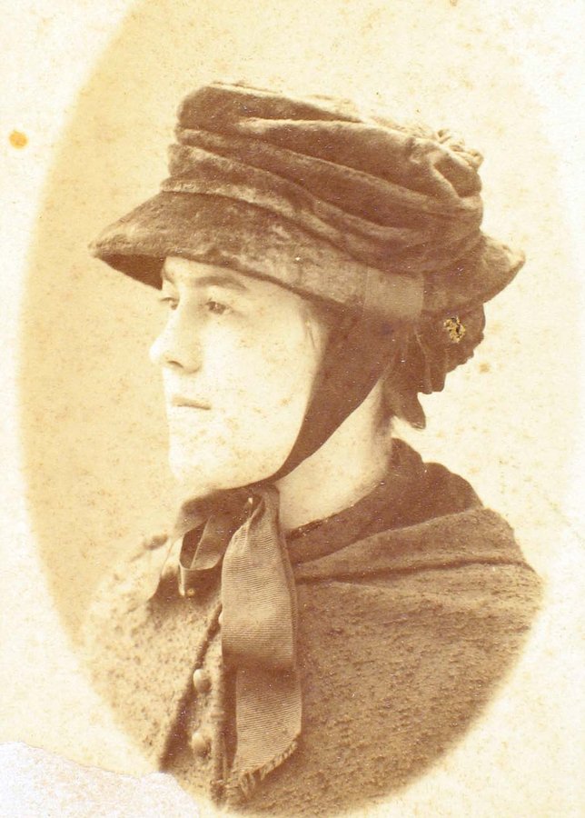 Олександра Косач (Судовщикова), 1898 або 1899 рік