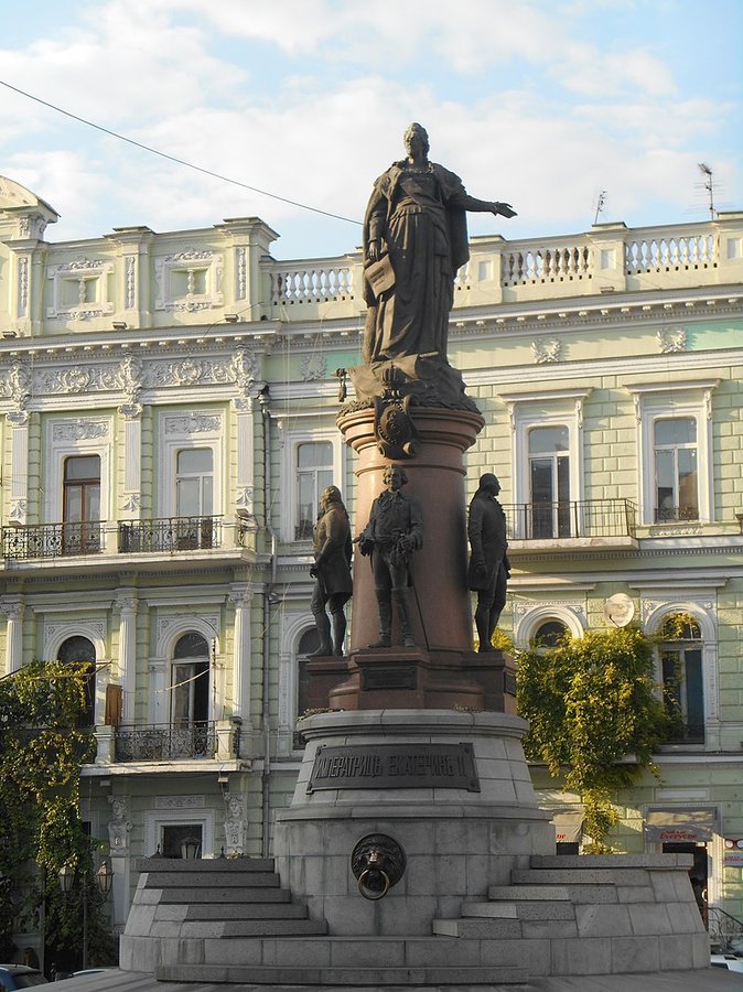 Памятник__Основателям_Одессы_.JPG