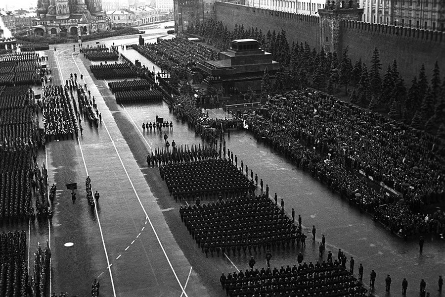 Парад Перемоги на Червоній площі 1945 рік