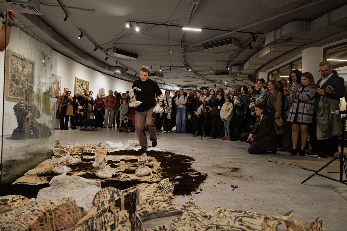 Перформанс Влодка Кауфмана у межах відкриття артпроєкту «Цивілізація» (6) (1)