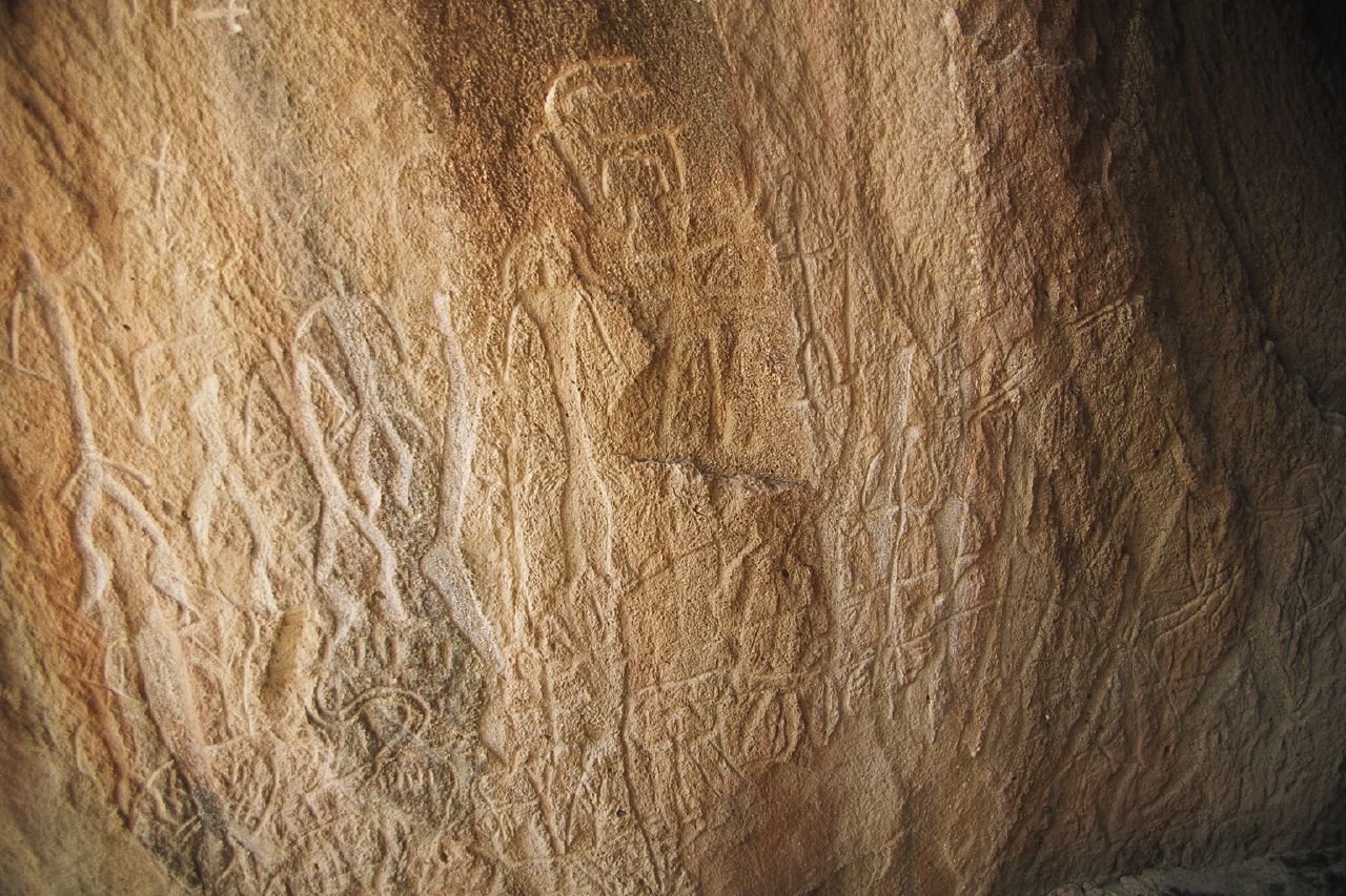 Petroglyphs_in_Gobustan_02