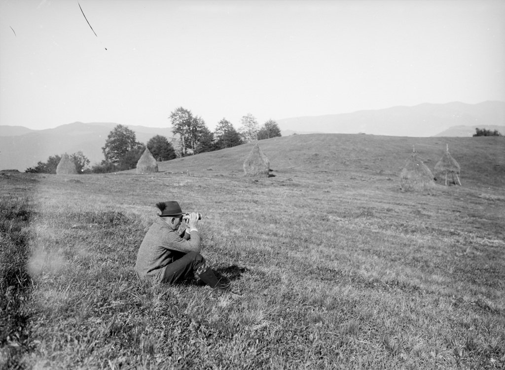 Пейзаж зі стогами сіна у горах Міжгірщини, 19001 рік. ÖNB Bildarchiv und Grafiksammlung