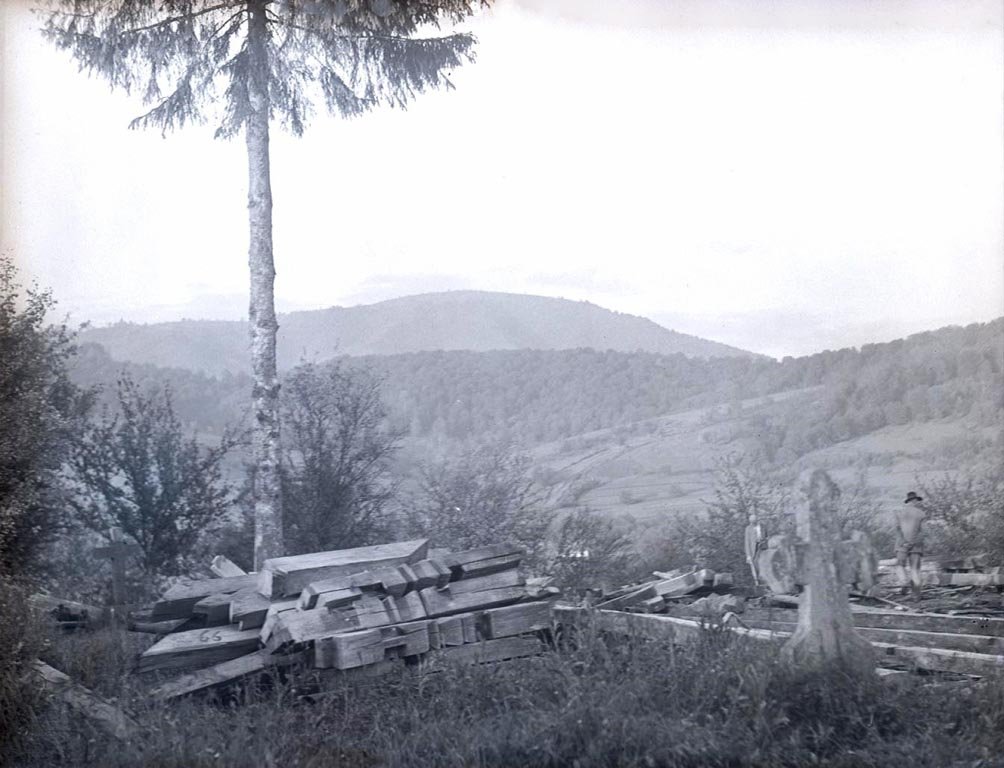 Під час розбору дерев’яної церкви у селі Плоске, 1929 рік