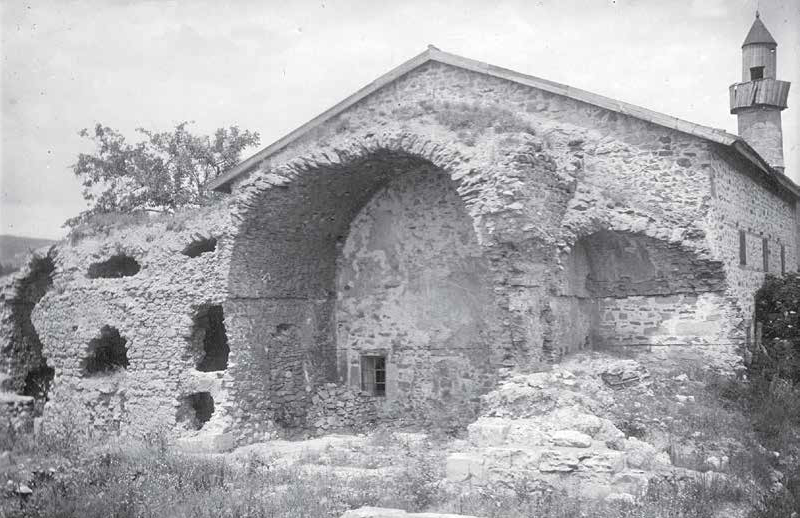Руїни медресе, до яких була прибудована мечеть Узбека, 1925.png