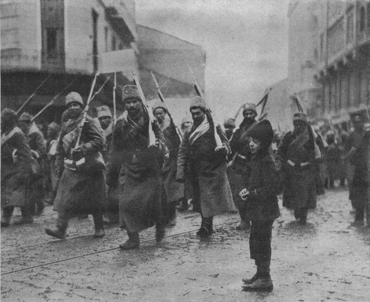 Russian_troops_entering_Lvov_1914