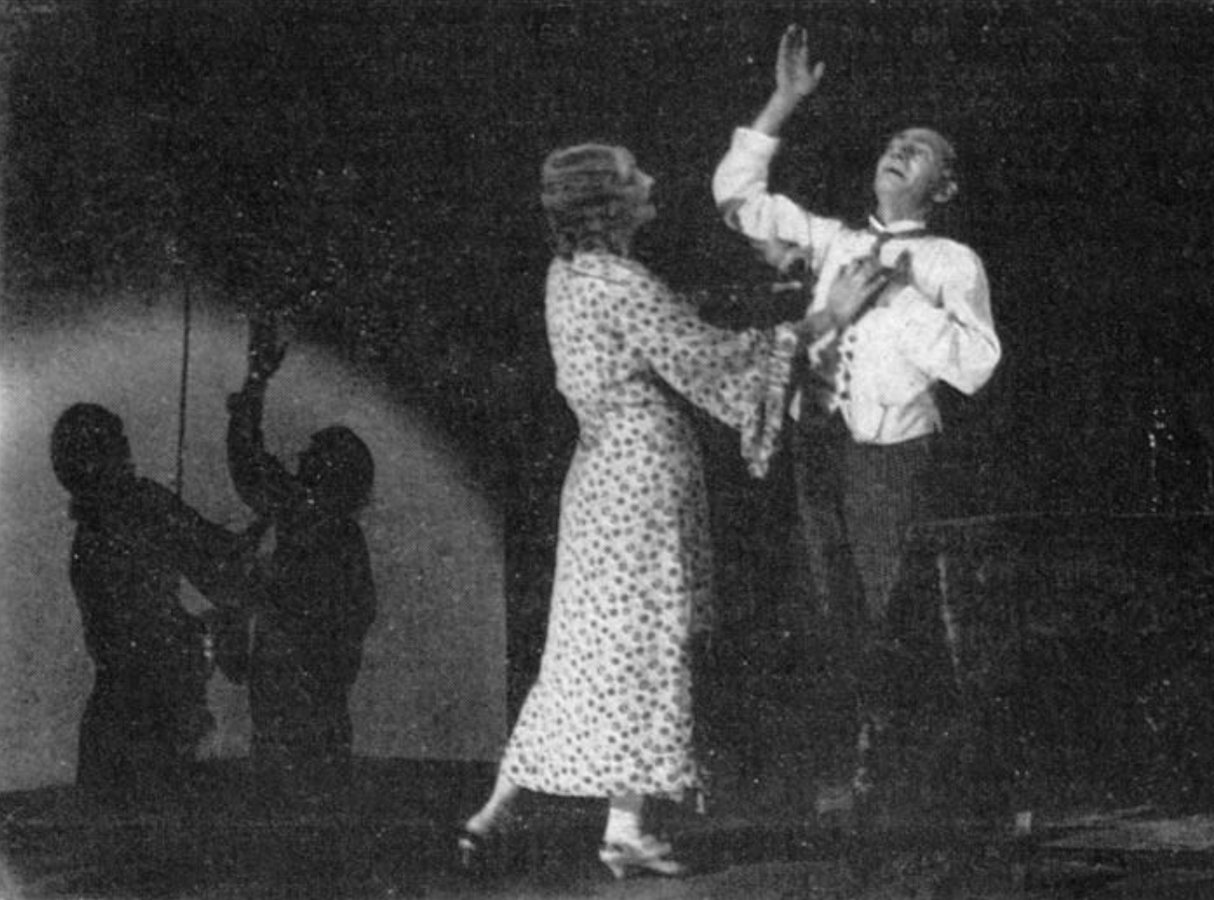 Сцена з вистави Маклена Граса, театр Березіль, 1933 рік, Анелю грає Читсякова, Зброжека Гірняк
