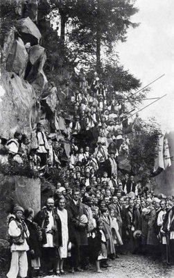 Святкування ювілею Івана Франка у Криворівні, 1926 рік. Фото зі сторінки Franciszek-Andrzej Magda у Facebook