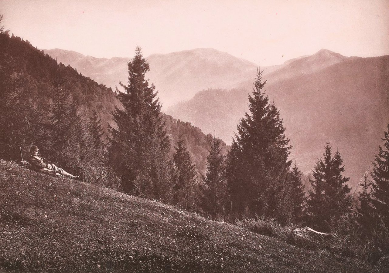 Вершини гір Піп Іван (1940 м), Щербан (1795 м) та Полонинка (1625 м). Марамароський масив на Рахівщині. Комітат Марамарош.jpg