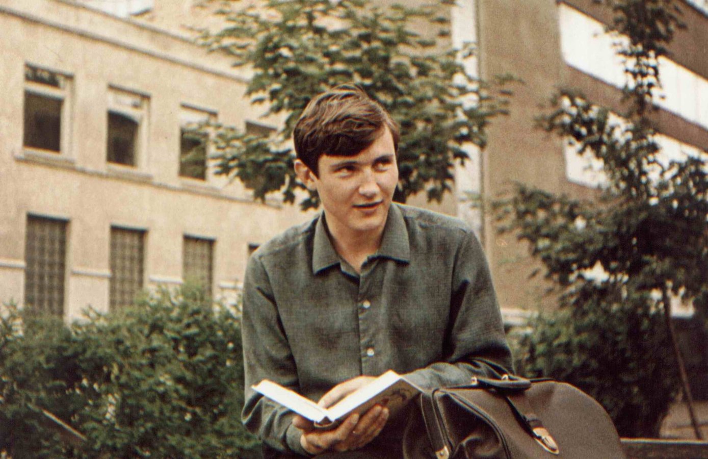 Володя п д час навчання в мед нститут , Черн вц , 1972 р.