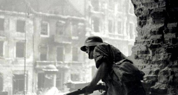 Warsaw_Uprising_by_Haneman_-_Holy_Cross_Church_-_44