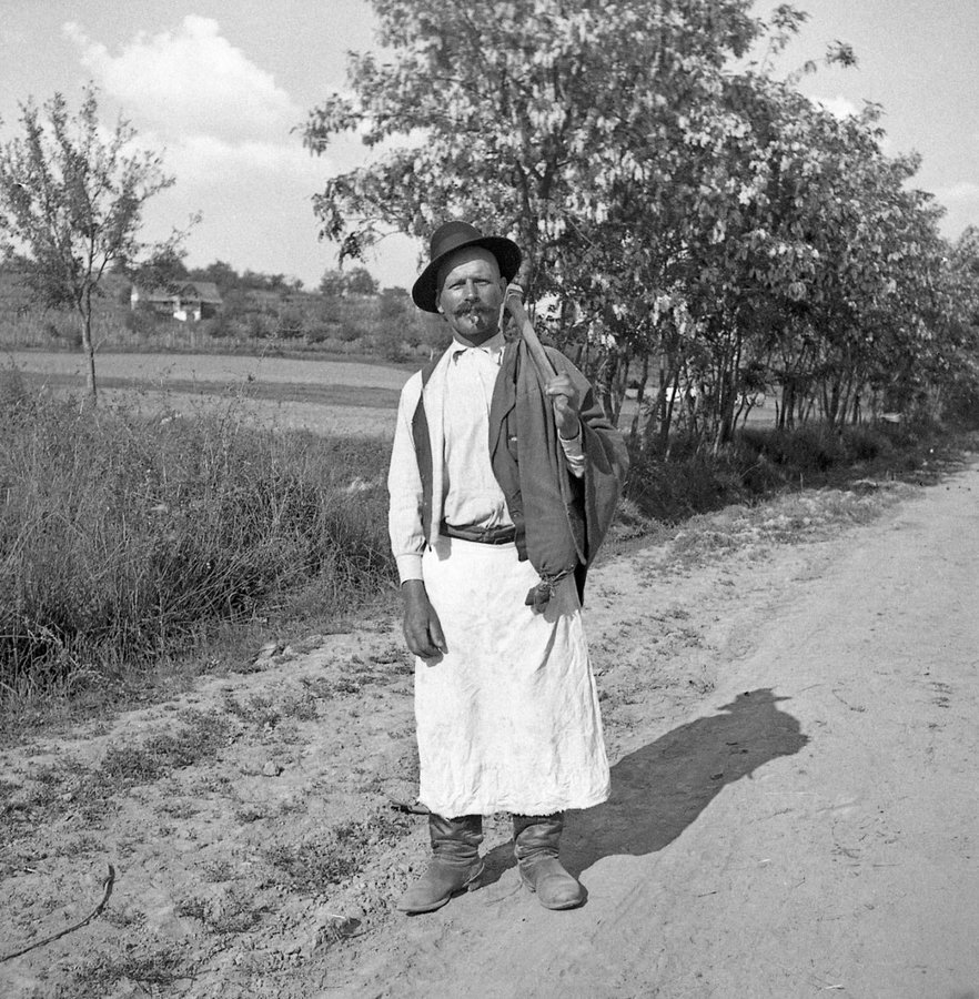 Закарпатський угорець у селі Оклі Гедь, 1938 р. Török Sándor