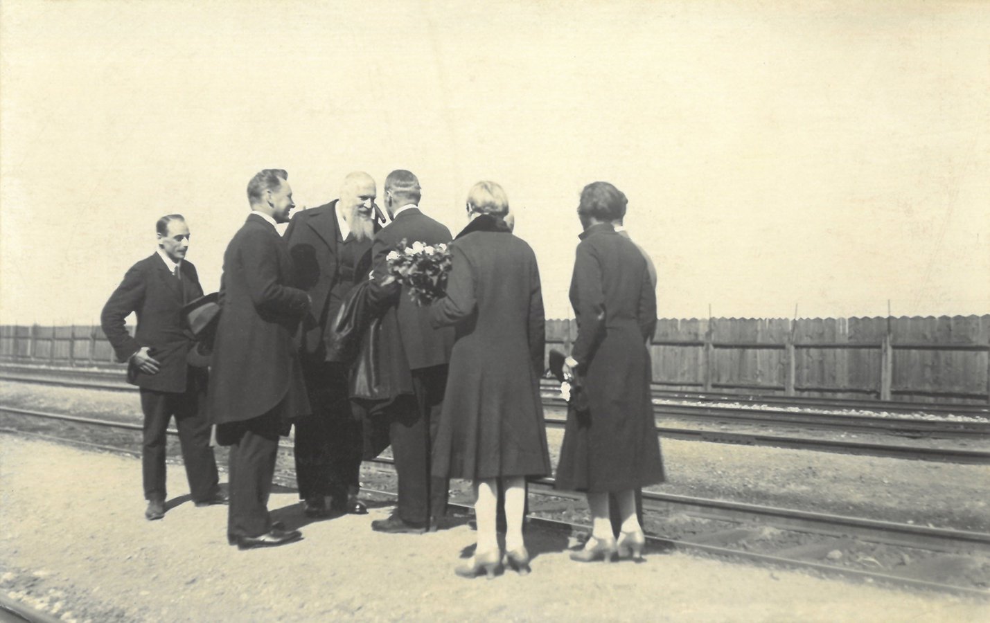 Зустріч Андрея Шептицького на вокзалі в Подєбрадах, 1926 рік_new.jpg