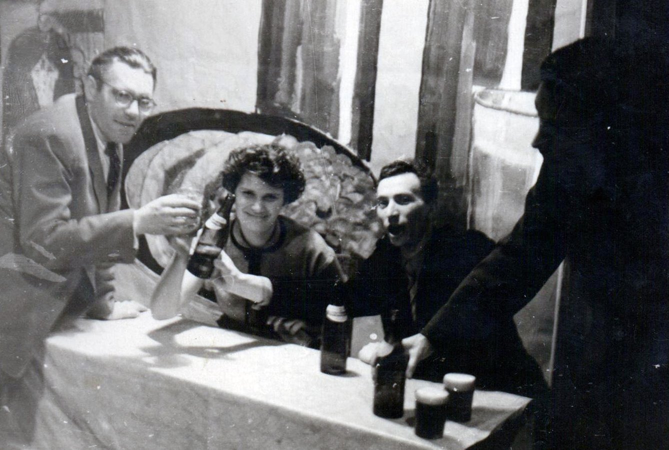 Алла Горська з друзями, 1960 р.