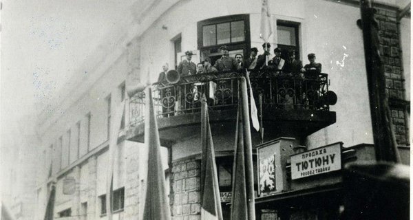 _Курманович та керівництво Карпатської Січі виступають перед народом в День Злуки. Хуст, 22 січня 1939 р.