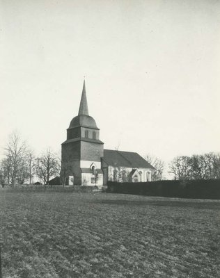 tidigt-under-medeltiden-uppfordes-en-kyrka-i-tuna-under-1600-talet-byggdes-f0ff11