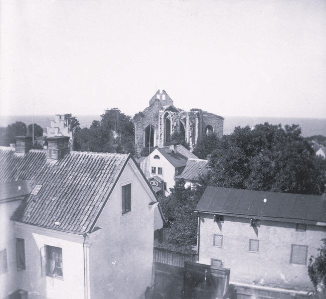 vy-over-visby-i-bakgrunden-ser-man-en-sankta.max-800x600